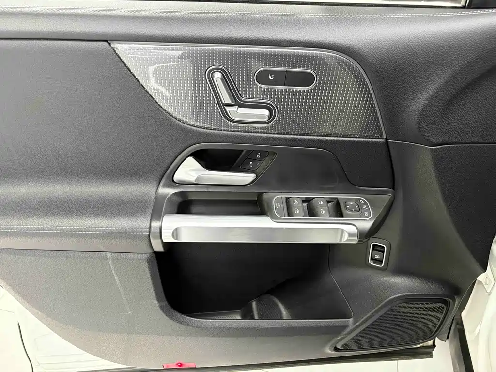 Mercedes-Benz GLB 2023 GLB 220 Fashion Model купить на сайте DeffCars