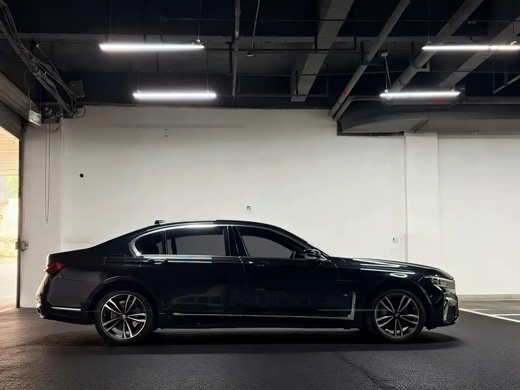 BMW 7 Series 2019 730Li M Sports Package купить на сайте DeffCars