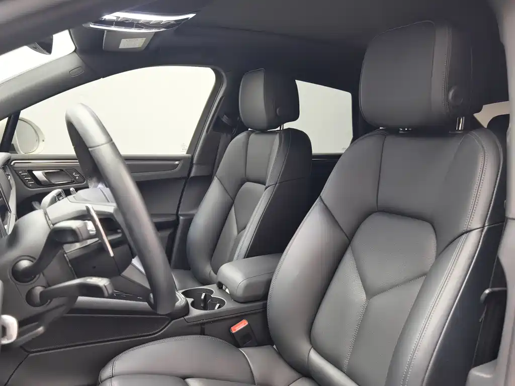 Macan 2024 Macan 2.0T купить на сайте DeffCars
