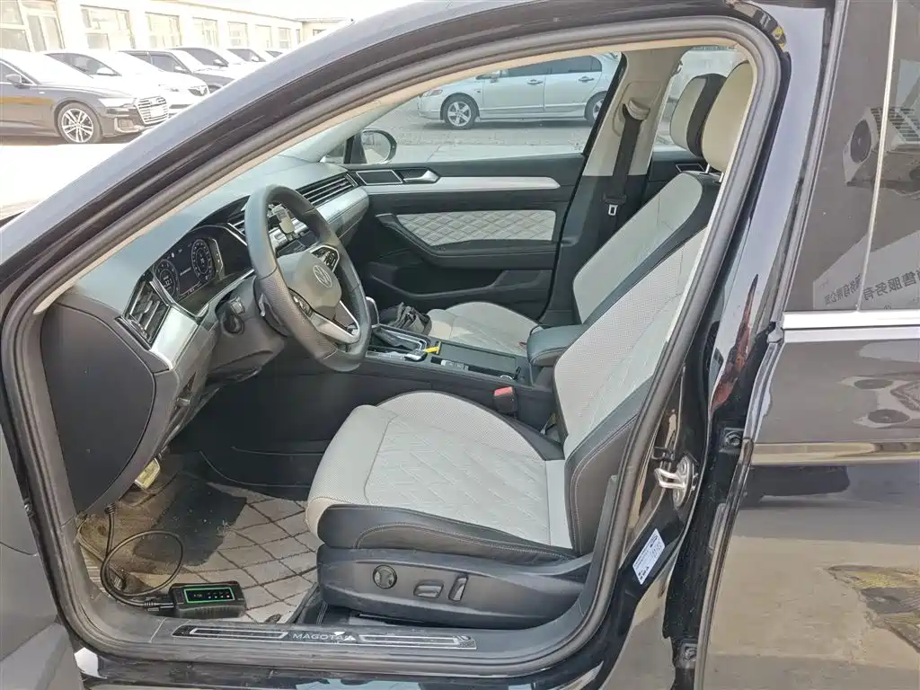 Magotan 2023 2 million commemorative edition 330TSI DSG luxury model купить на сайте DeffCars