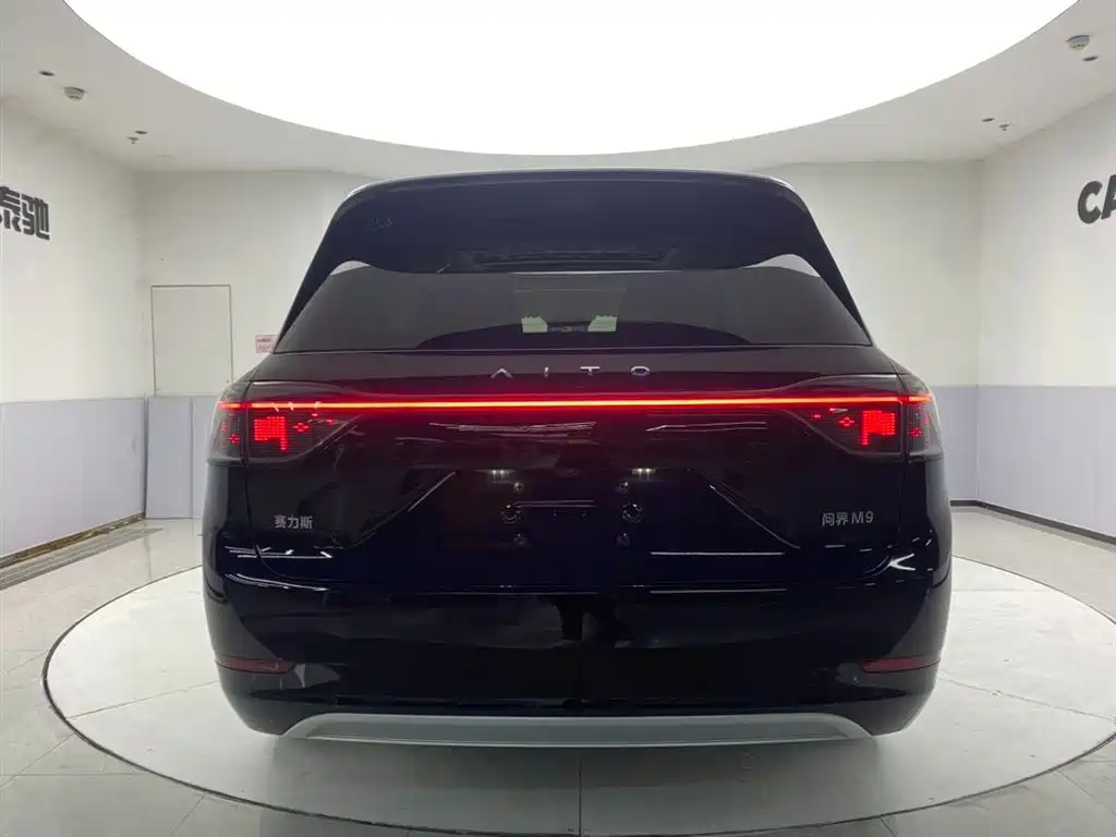 Wenjie M9 2025 extended range Ultra version 52kWh 6-seater version 192-line lidar) купить на сайте DeffCars