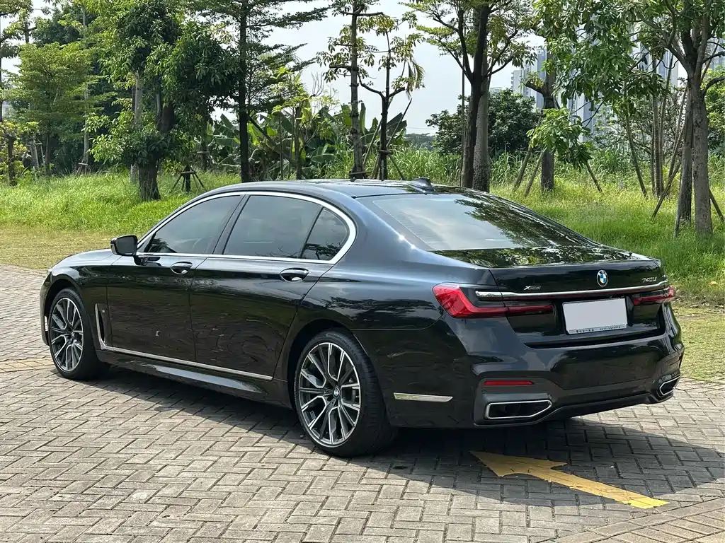 BMW 7 Series 2019 740Li xDrive Executive M Sports Package купить на сайте DeffCars