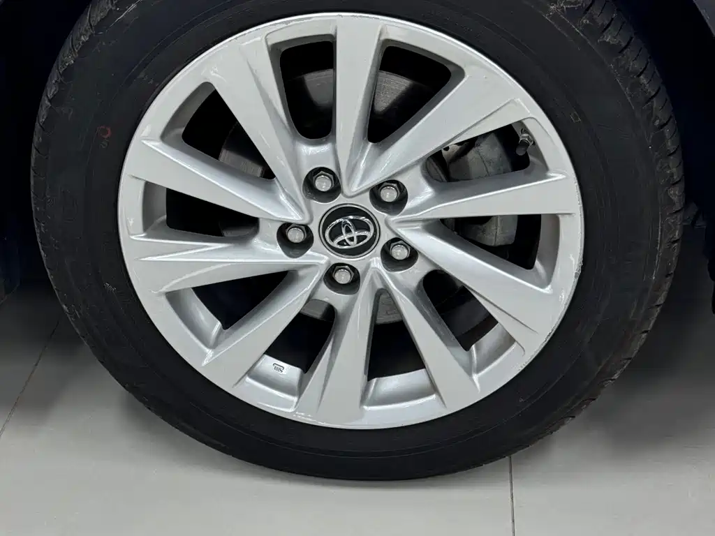 Camry 2023 2.0G Deluxe Edition купить на сайте DeffCars