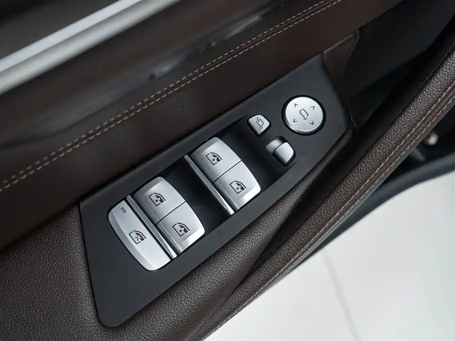 BMW 5 Series 2020 525Li Luxury Package купить на сайте DeffCars