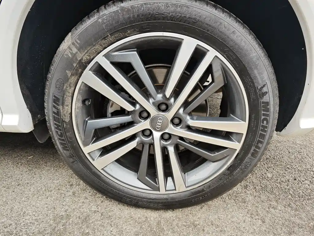 Audi Q5L 2020 45 TFSI exclusive sports model купить на сайте DeffCars