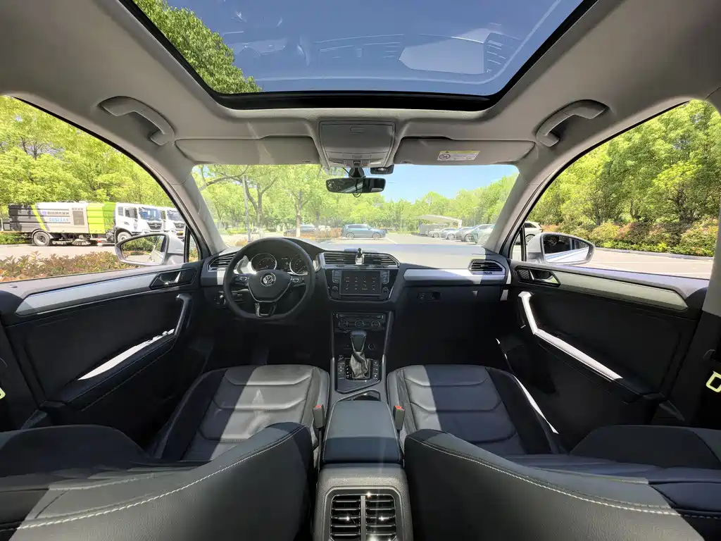 Tiguan L 2017 330TSI automatic two-wheel drive luxury version купить на сайте DeffCars