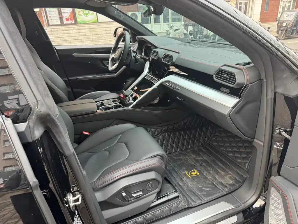Urus 2023 4.0T V8 S купить на сайте DeffCars