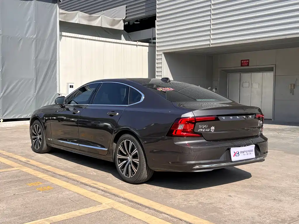 Volvo S90 2021 B5 Zhiyuan Luxury Edition купить на сайте DeffCars