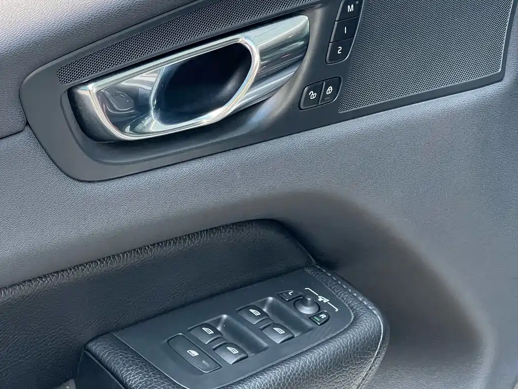Volvo XC60 2019 T5 Four-wheel Drive Smart Edition National VI купить на сайте DeffCars