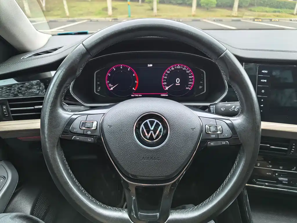 Passat 2021 330TSI Deluxe Edition купить на сайте DeffCars