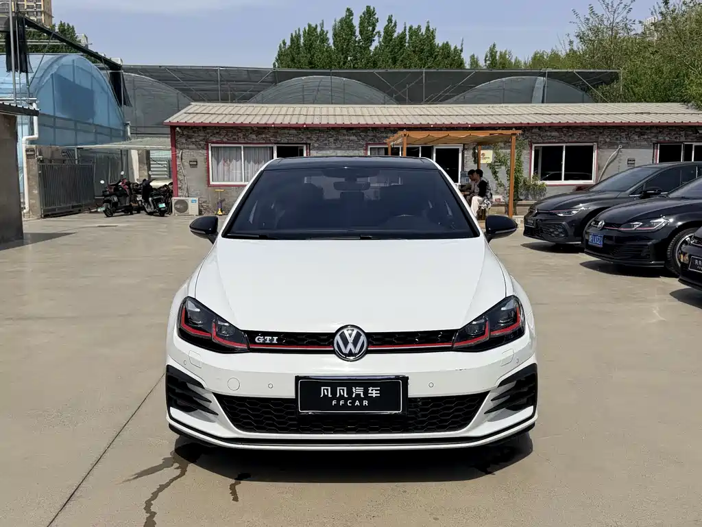 Golf GTI 2018 2.0TSI GTI купить на сайте DeffCars