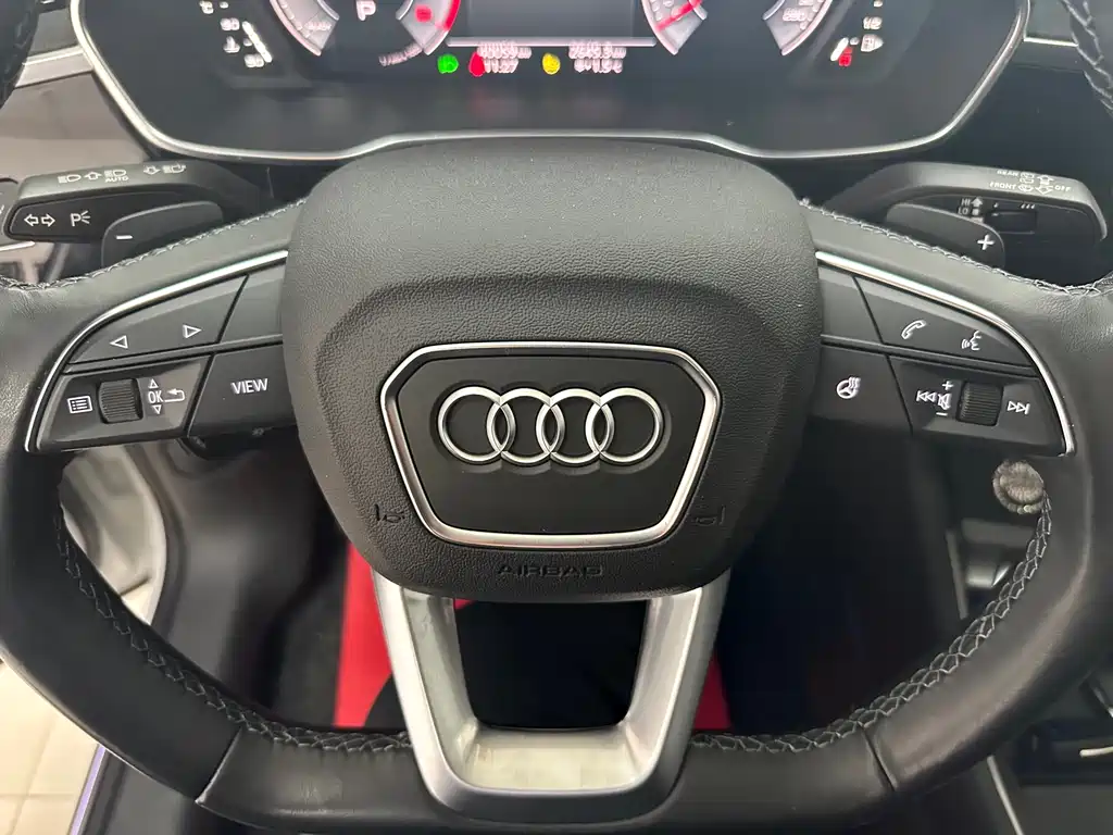 Audi Q3 2023 35 TFSI Fashionable and Dynamic (1.4T) купить на сайте DeffCars