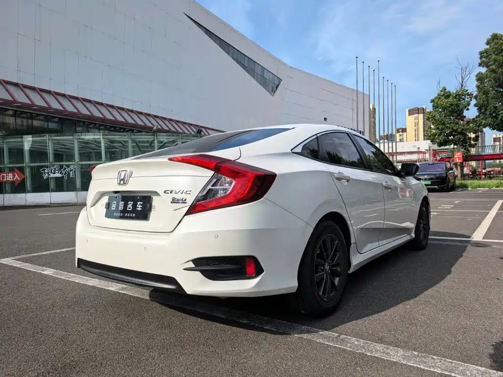 Civic 2019 220TURBO CVT Dynamic Edition National V купить на сайте DeffCars