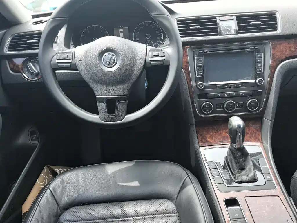 Passat 2013 1.8TSI DSG Premium Edition купить на сайте DeffCars