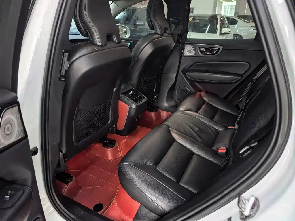 Volvo XC60 2020 T5 four-wheel drive Zhiyi Luxury Edition купить на сайте DeffCars