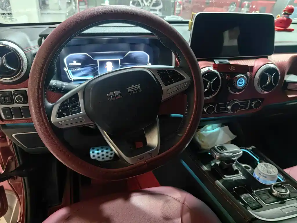 Beijing off-road BJ40 2023 2.0T automatic four-wheel drive city hunter version knight type купить на сайте DeffCars