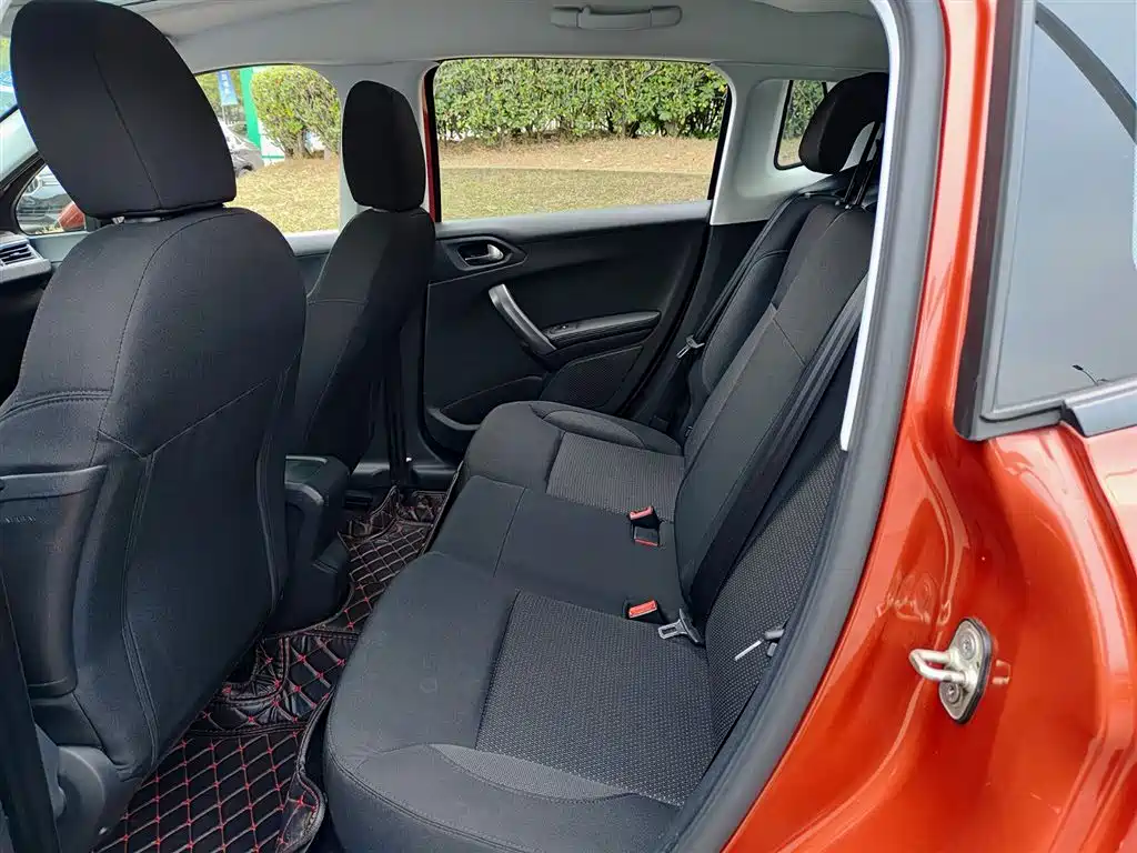 Peugeot 2008 2018 1.6L Automatic Fashion Edition купить на сайте DeffCars