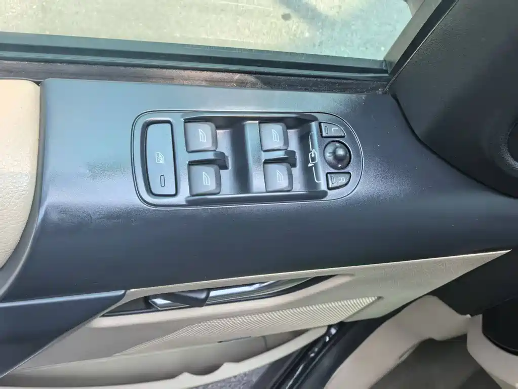 Freelander 2 2012 2.0T Si4 HSE gasoline version купить на сайте DeffCars