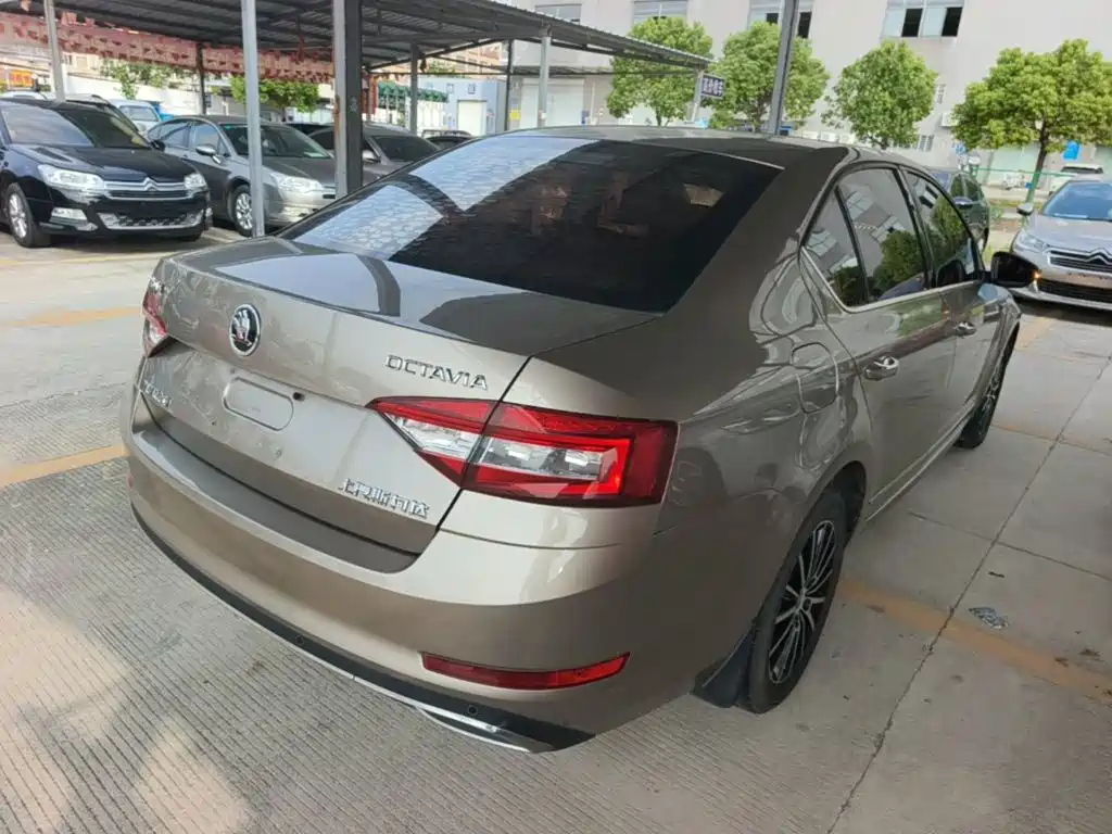 Octavia 2018 TSI230 DSG Deluxe Edition купить на сайте DeffCars