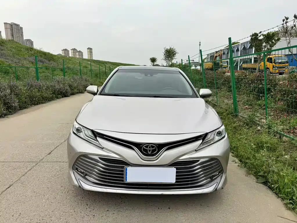 Camry 2018 2.5G Deluxe Edition купить на сайте DeffCars