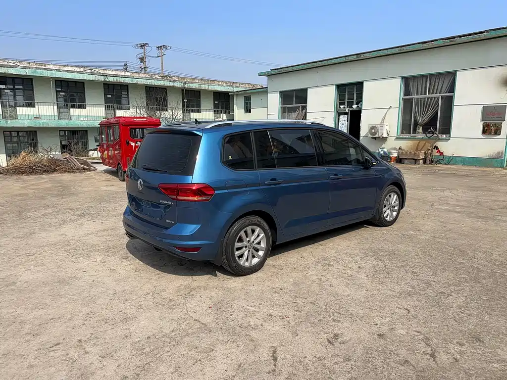 Touran 2021 Touran L 280TSI DSG Fashion Edition 7 seats купить на сайте DeffCars