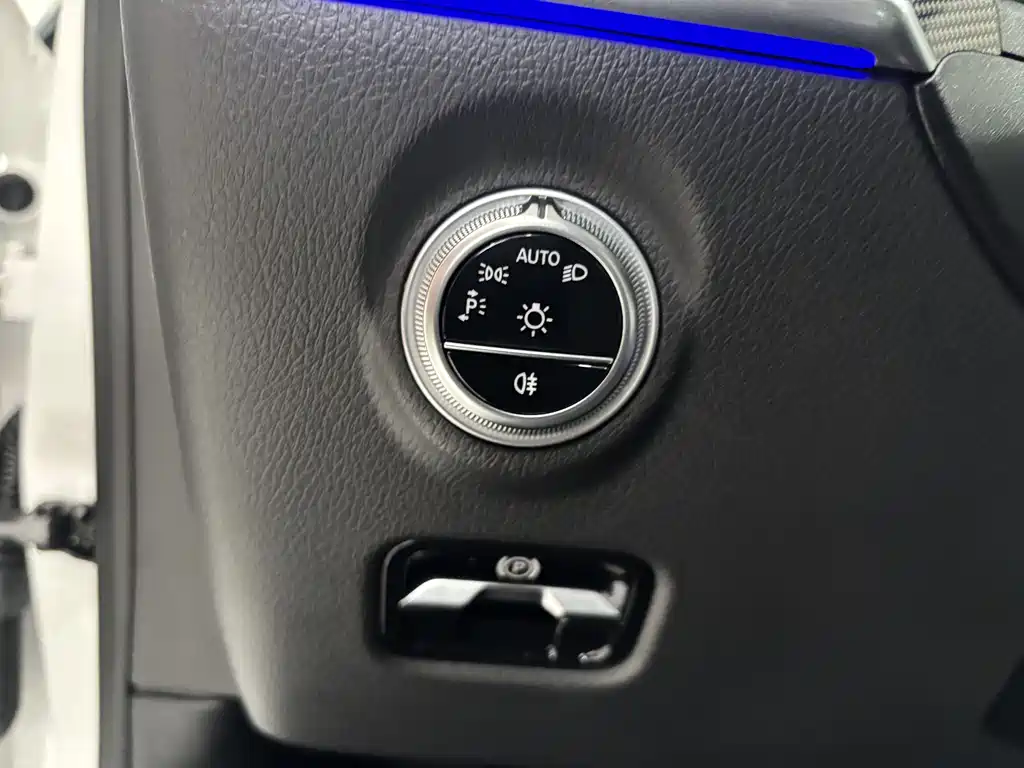 Mercedes-Benz C-Class New Energy 2025 C 350 eL купить на сайте DeffCars