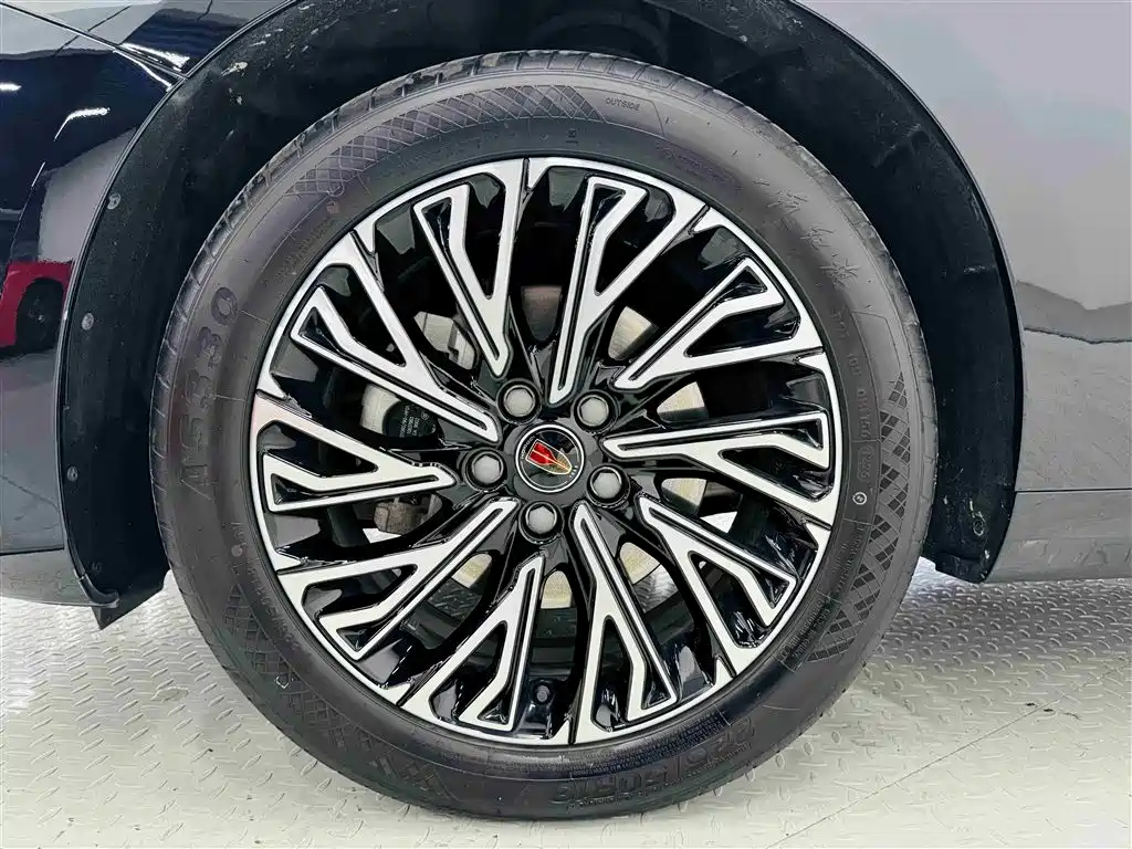 Hongqi H5 2025 2.0T automatic Qichang version купить на сайте DeffCars