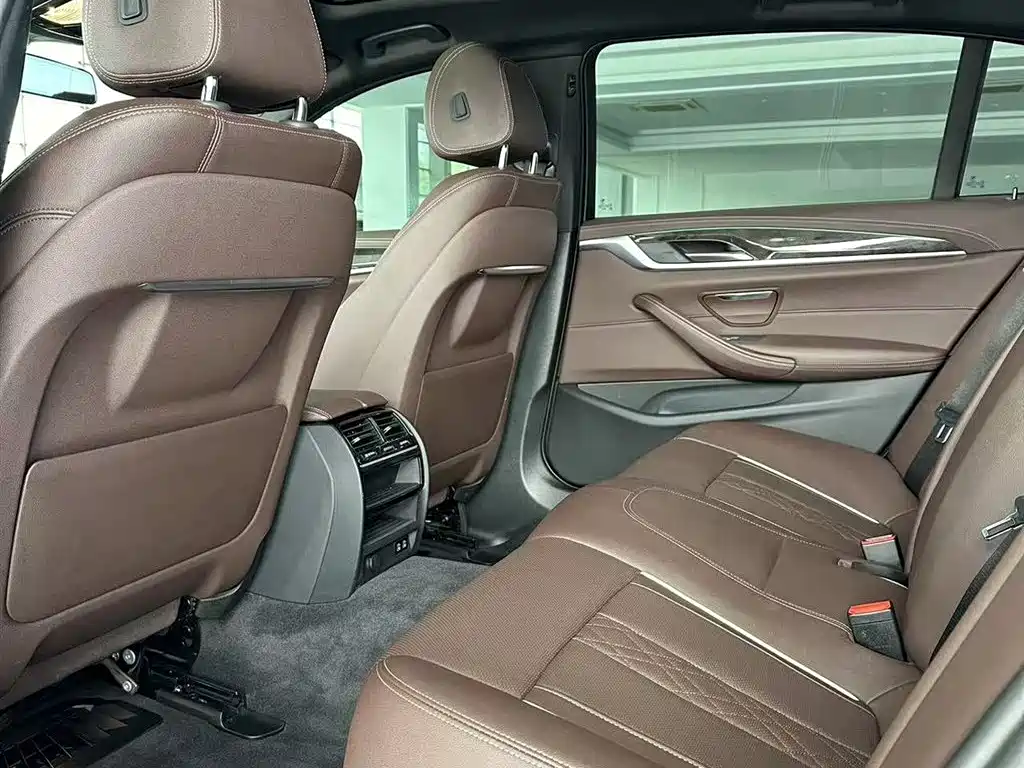BMW 5 Series 2022 525Li M Sports Package купить на сайте DeffCars