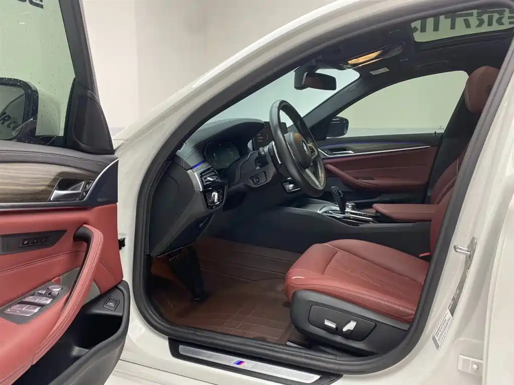 BMW 5 Series 2022 facelift 530Li leading M sports package купить на сайте DeffCars