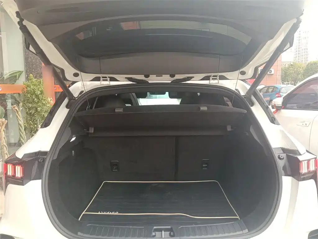 Lynk & Co 06 2020 1.5T Jin Pro купить на сайте DeffCars