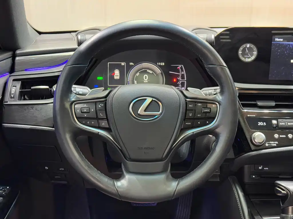 Lexus ES 2021 300h Excellence Edition купить на сайте DeffCars