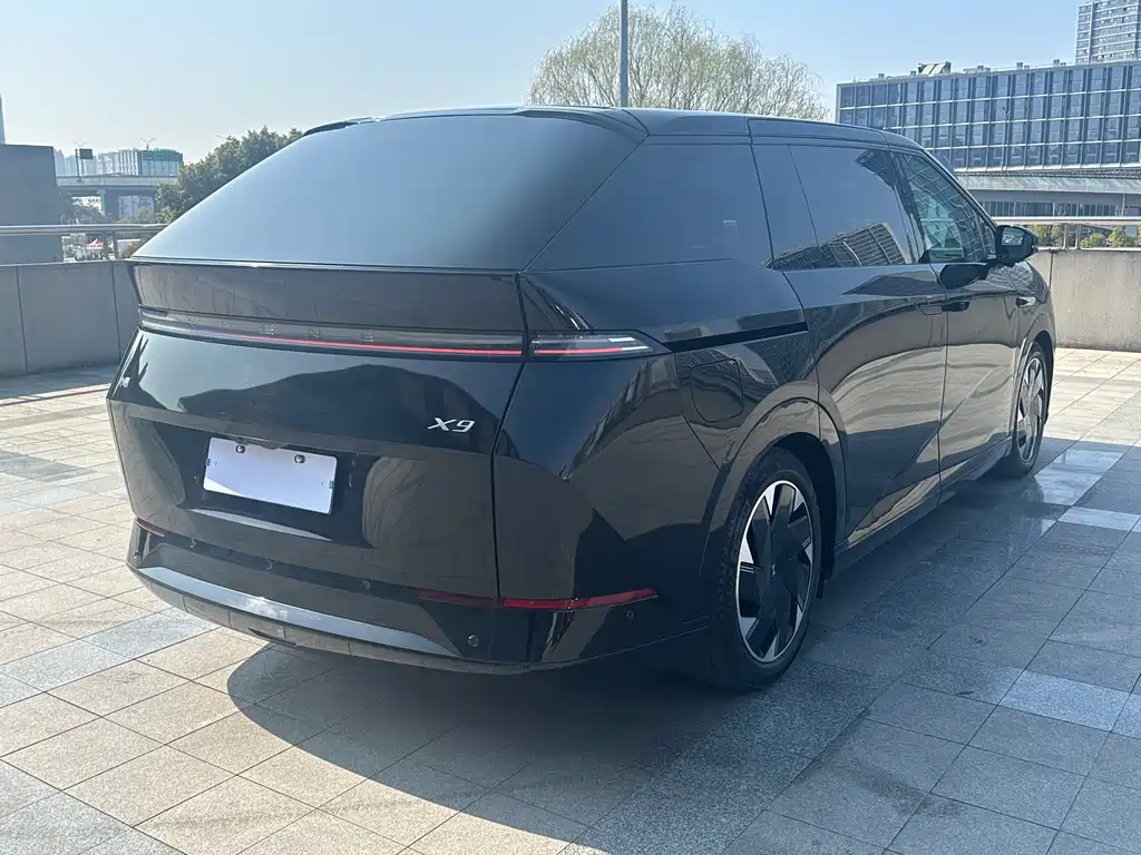 Xpeng X9 2024 Model 610 Long Battery Life Pro купить на сайте DeffCars