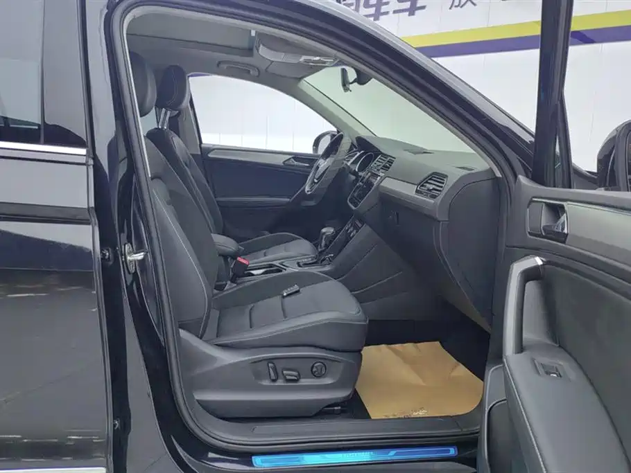 Tiguan L 2019 330TSI automatic two-wheel drive panoramic comfort version National VI купить на сайте DeffCars