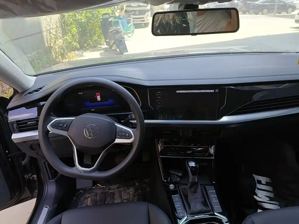 Passat Plug-in Hybrid 2025 430PHEV Hybrid Business Edition купить на сайте DeffCars
