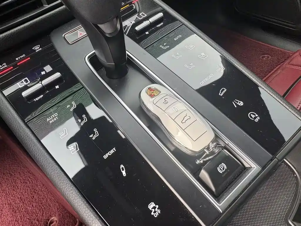 Macan 2023 Macan 2.0T купить на сайте DeffCars