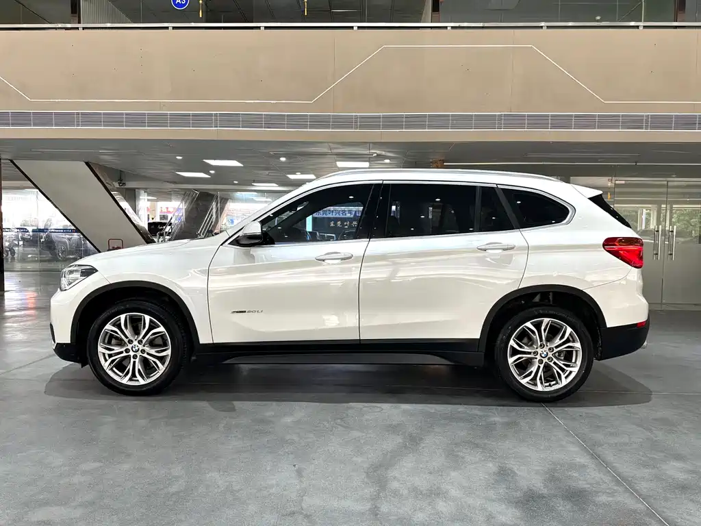 BMW X1 2018 sDrive20Li Leading Model купить на сайте DeffCars