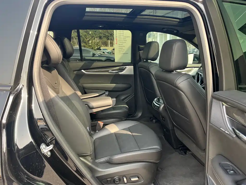 Cadillac XT6 2025 2.0T six-seat four-wheel drive premium executive black label version купить на сайте DeffCars