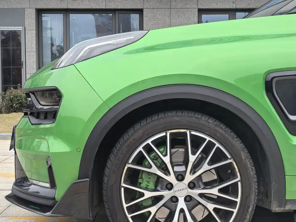 Lynk & Co 05 2022 05+ 2.0TD Automatic Performance Package купить на сайте DeffCars