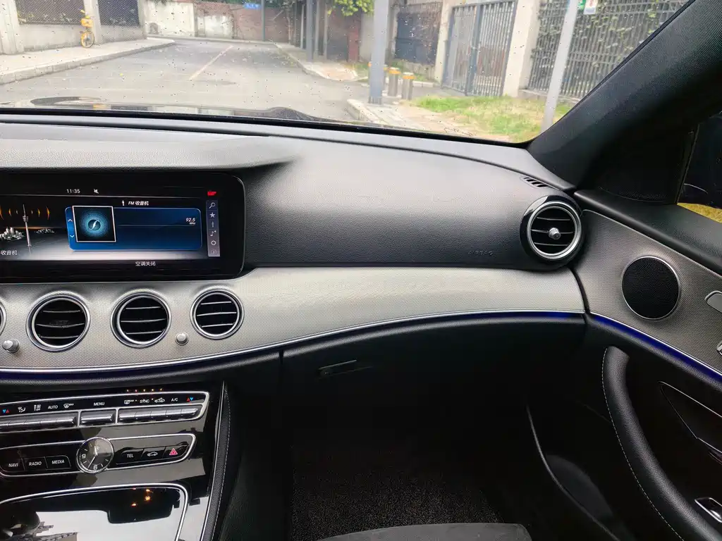 Mercedes-Benz E-Class 2017 E 200 Sports купить на сайте DeffCars