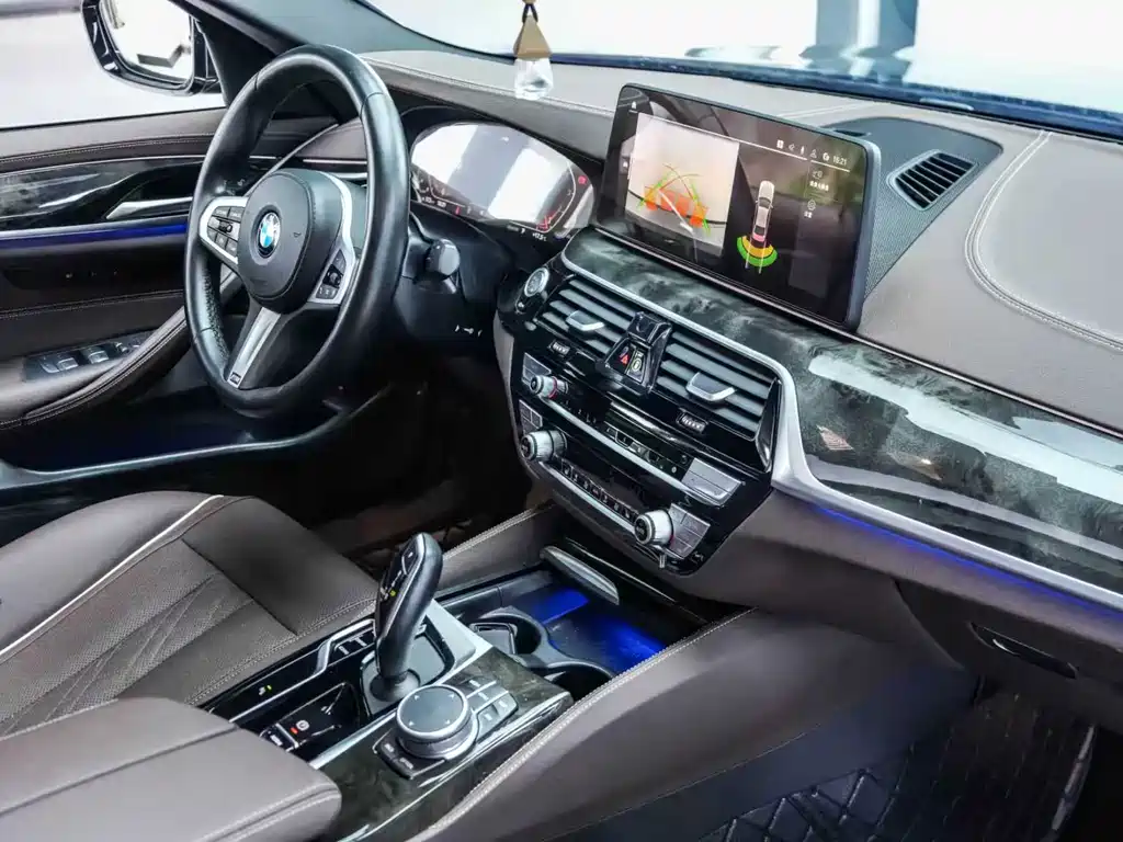 BMW 5 Series 2022 530Li Leading M Sports Package купить на сайте DeffCars