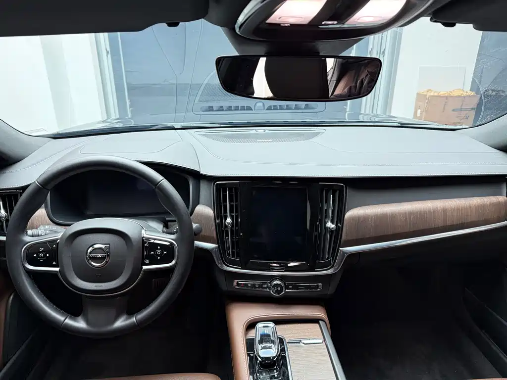 Volvo S90 2025 B5 Zhiyuan Luxury Edition купить на сайте DeffCars