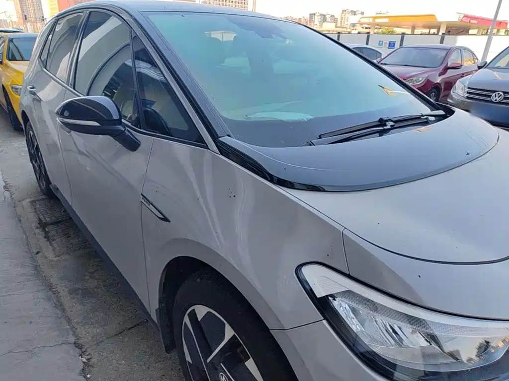Volkswagen ID.3 2023 upgraded model pure smart version купить на сайте DeffCars