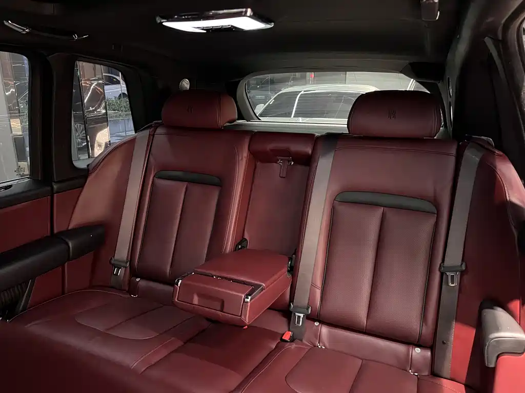 Cullinan 2018 five-seater version купить на сайте DeffCars