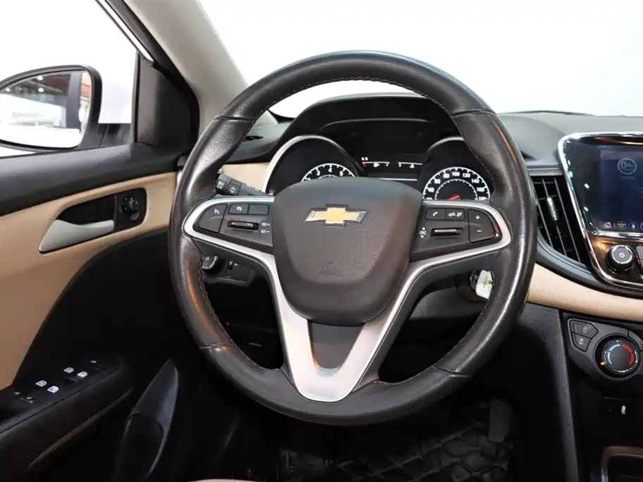 Cruze 2022 320 Automatic Sunroof Edition купить на сайте DeffCars