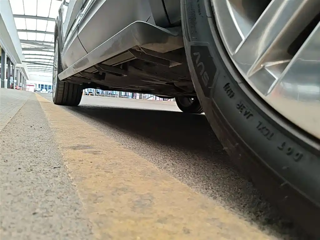 Touron 2023 530 V6 four-wheel drive flagship version купить на сайте DeffCars