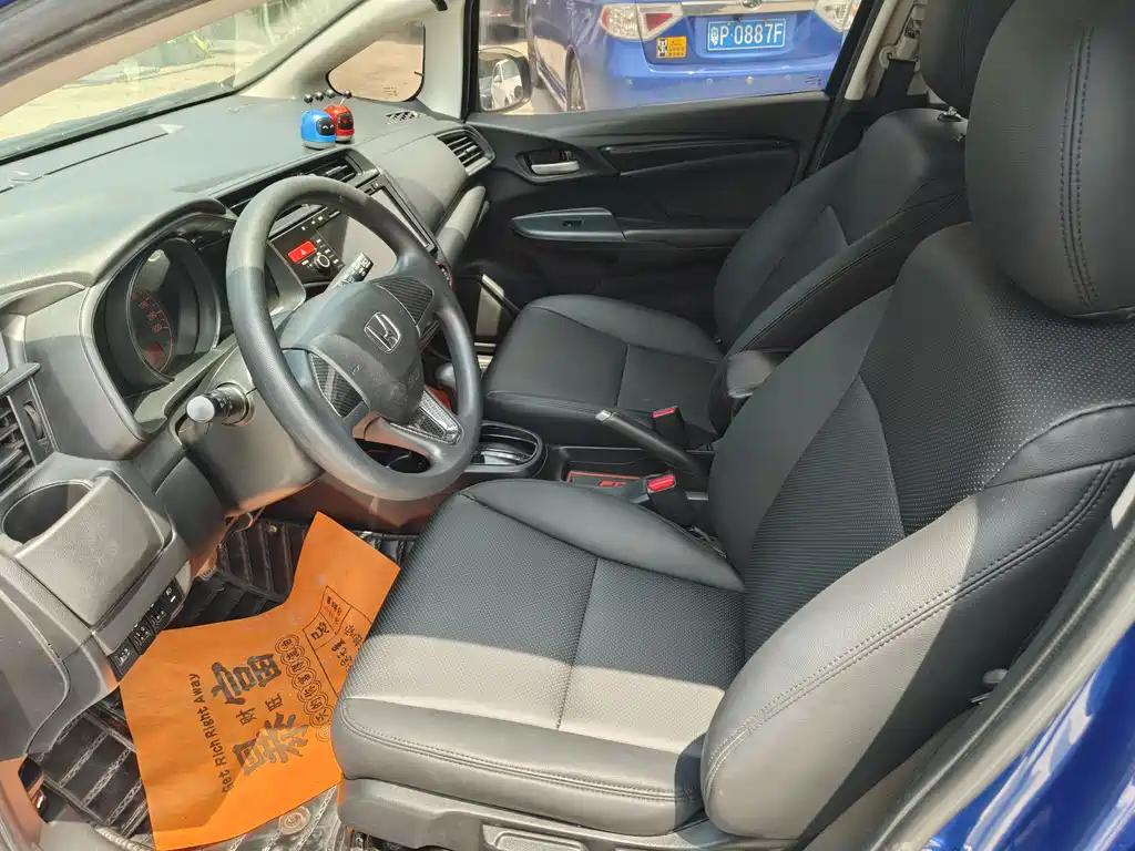 Fit 2016 1.5L LX CVT comfort model купить на сайте DeffCars