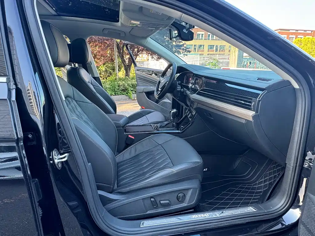 Passat 2020 330TSI Luxury Edition National V купить на сайте DeffCars