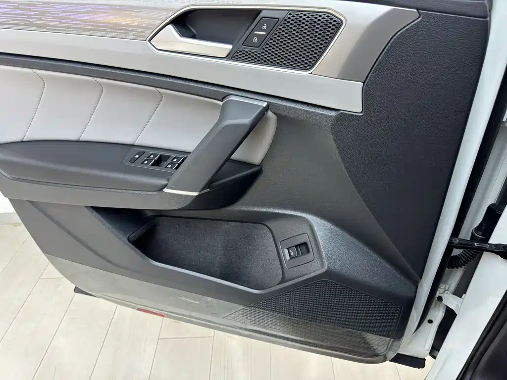 Tanyue 2023 330TSI two-wheel drive R-Line high-energy version купить на сайте DeffCars