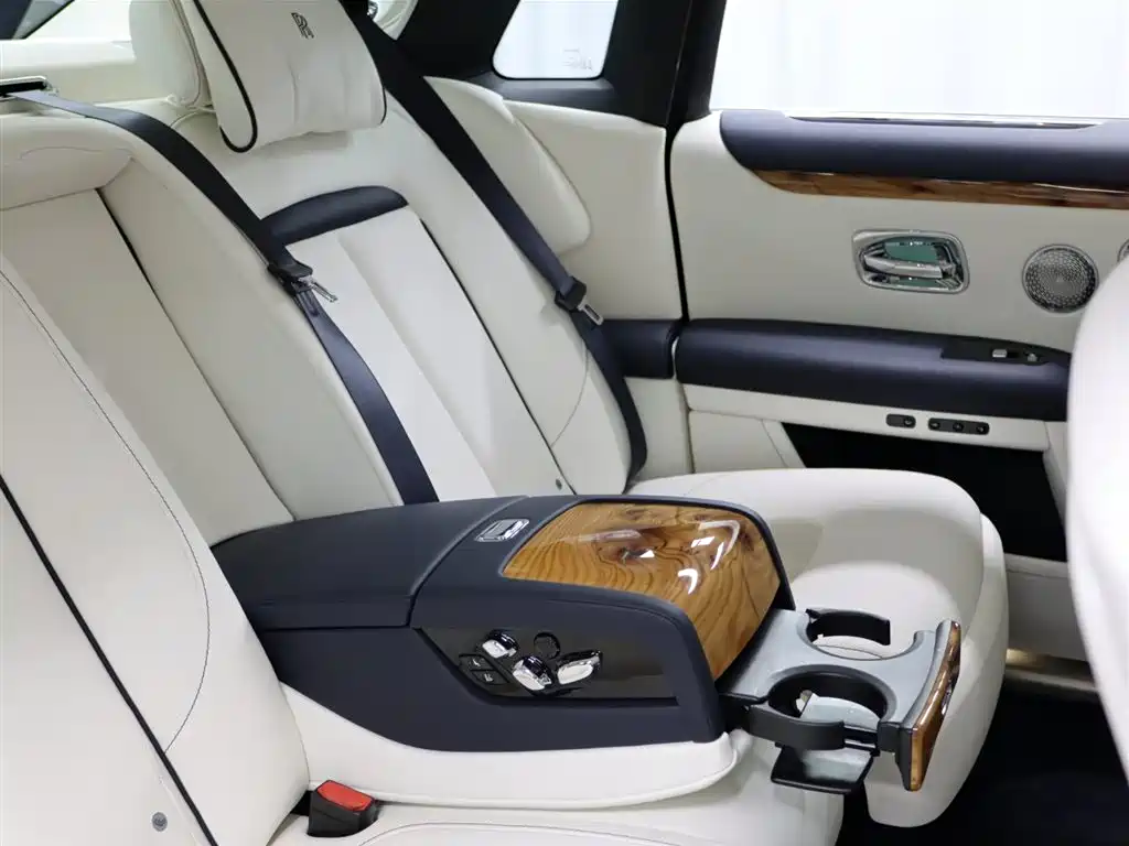 Ghost 2021 6.7T standard wheelbase version купить на сайте DeffCars