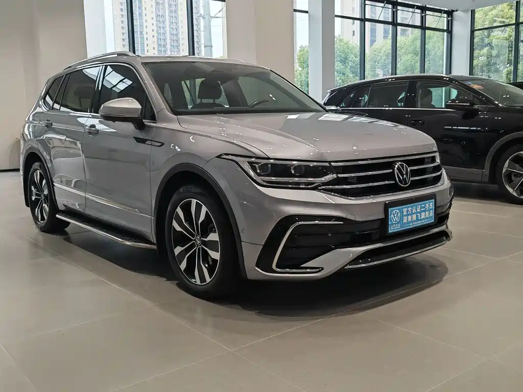 Tiguan L 2022 330TSI automatic two-wheel drive R-Line version купить на сайте DeffCars